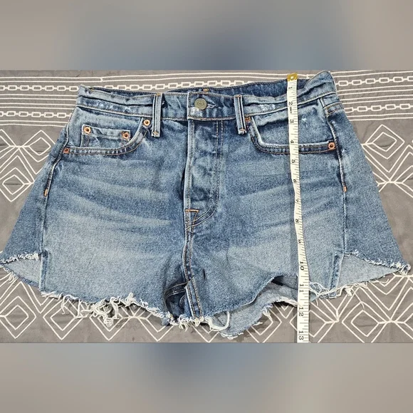 GRLFRND Raw Hem Button Fly Denim Shorts Size 25 - Picture 4 of 7
